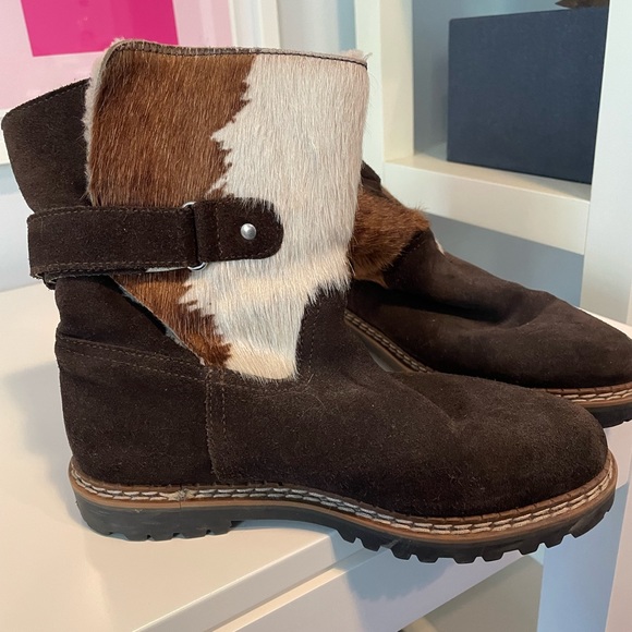 GORGEOUS Ammann suede and cow hide winter boots! Amazing quality! Looks NEW!